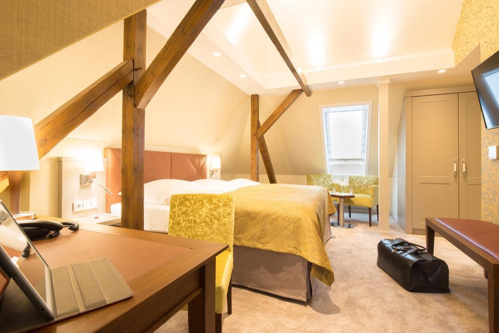 Parkhotel Gueldene Berge Weißenfels Pokoj fotografie